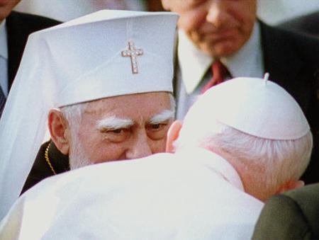 patriarch-maxim_and_pope_23may2002.jpg